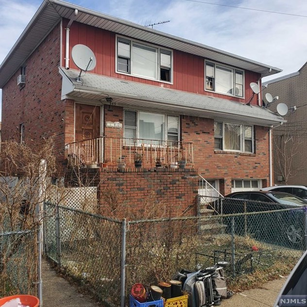 245 Washington Pl, Cliffside Park, NJ 07010