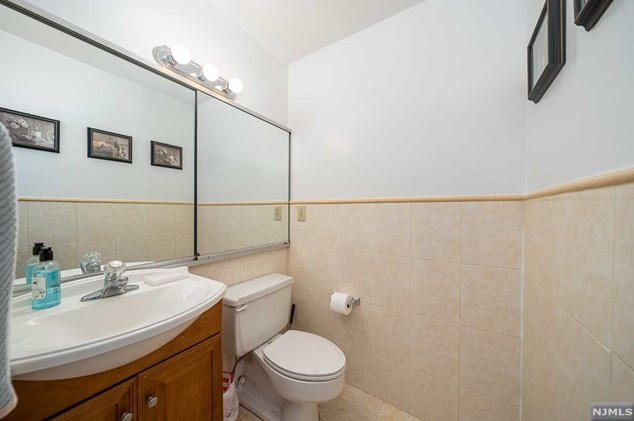 770 Anderson Ave, Cliffside Park NJ  07010-2177 exterior