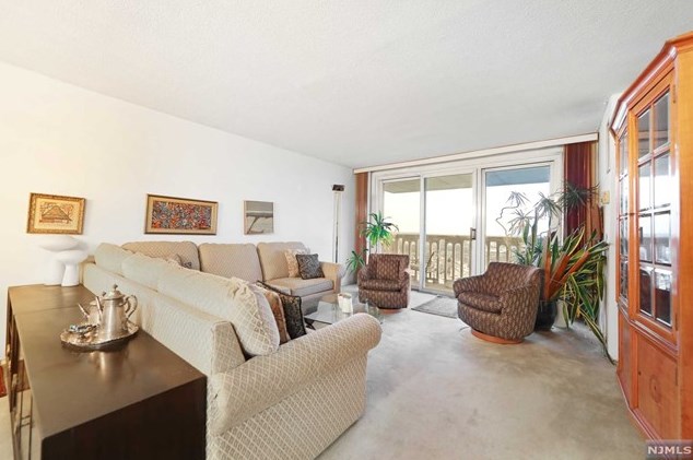 555 North Ave #24v, West Fort Lee, NJ 07024