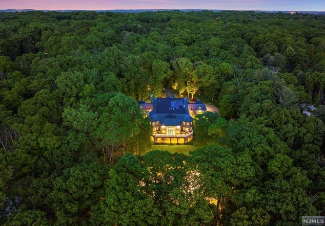 105 Chestnut Ridge Rd, Upper Saddle River, NJ 07458