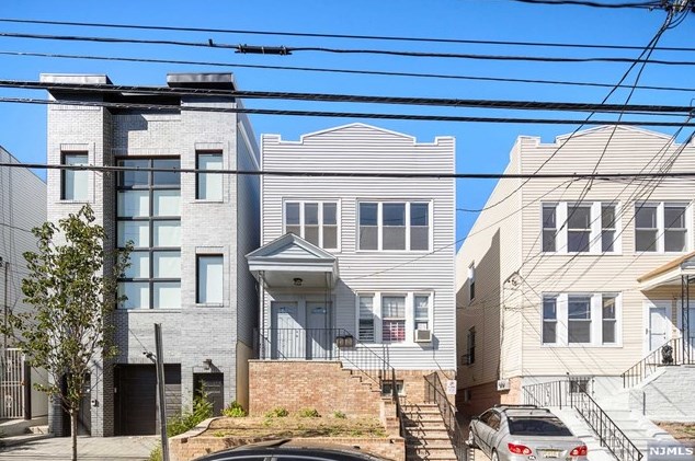 723 Garfield Ave, Jersey City, NJ 07305-4307