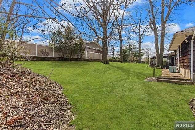 139 Charlotte Pl, Englewood, NJ 07632