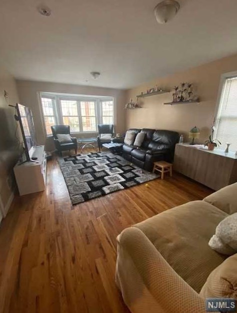 2 Kingsland Ave, East Newark, NJ 07029