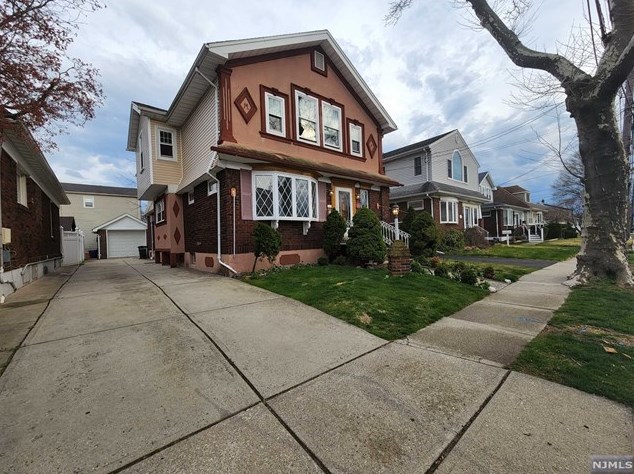 26 6th St, North Arlington, NJ 07031