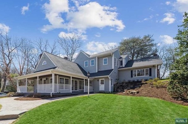 35 Rockleigh Rd, Rockleigh, NJ 07647