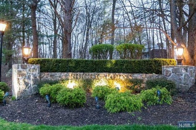 1508 Faulkner Ct, Mahwah, NJ 07430