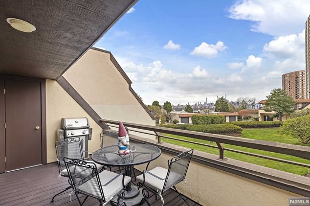 300 Gorge Rd #28, Cliffside Park, NJ 07010