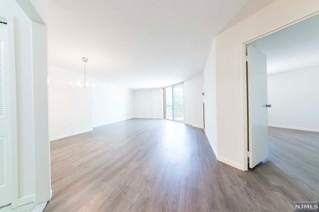 415 Harmon Cove Tower, Secaucus NJ  07094-1727 exterior