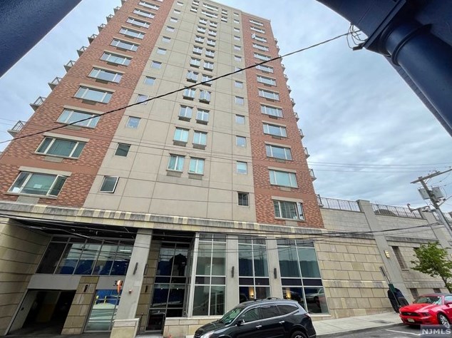 3312 Hudson Ave #2d, Union City, NJ 07087