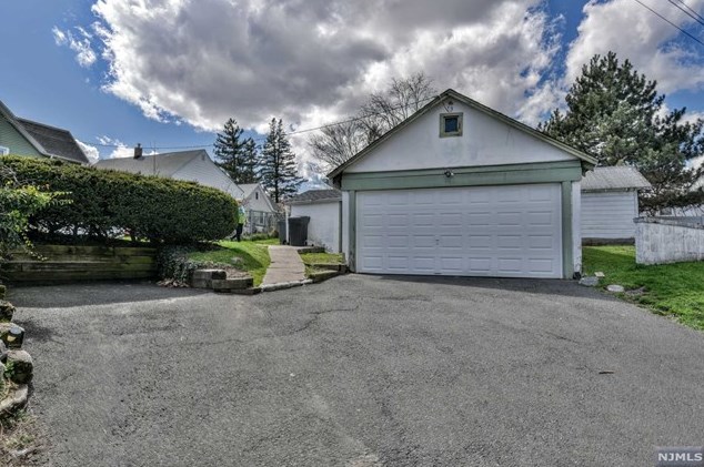 82 Ramapo Valley Rd, Mahwah, NJ 07430