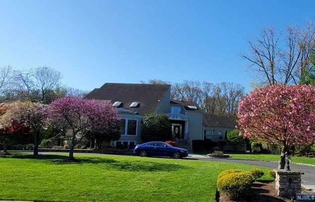 3 Tudor Rd, Westwood, NJ 07675-6848