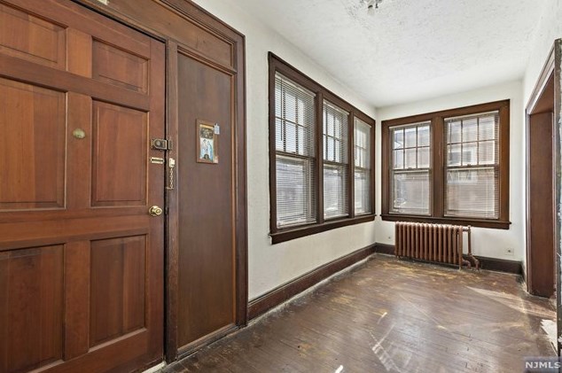 373 Morningside Ave, Fairview, NJ 07022