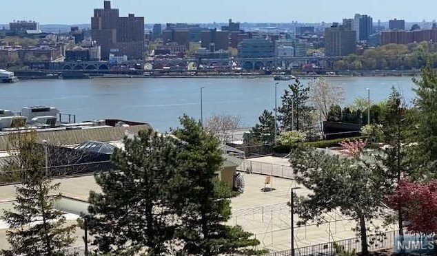 300 Winston Dr #516, Cliffside Park, NJ 07010