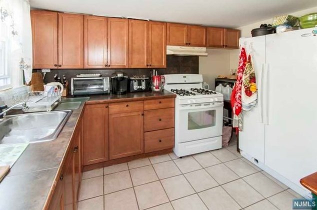 79 Norman Pl #2nd Floor, Tenafly, NJ 07670