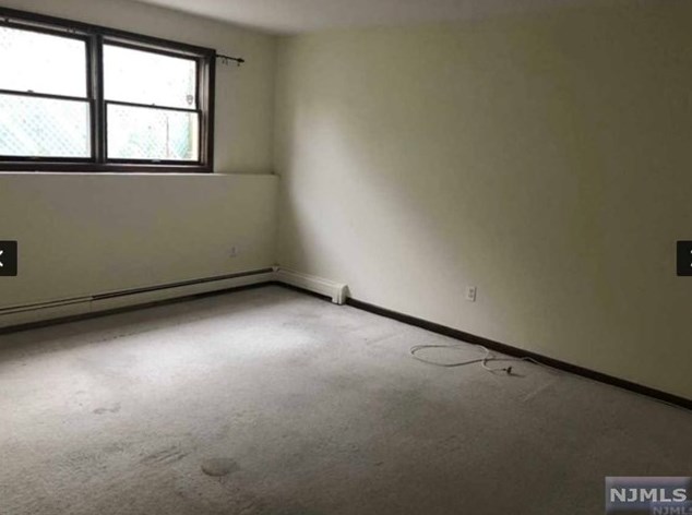 271 Westminster Pl, Lodi NJ  07644-1054 exterior