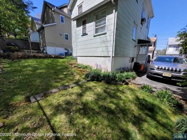 43 Ridgehurst Rd, Town Center, NJ 07052