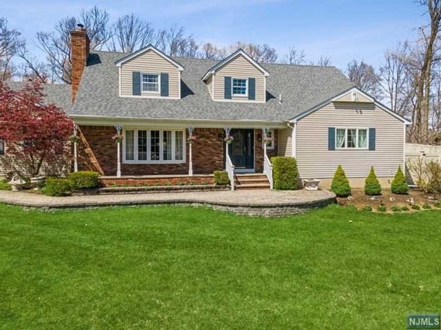 110 Breakneck Rd, Oakland, NJ 07436
