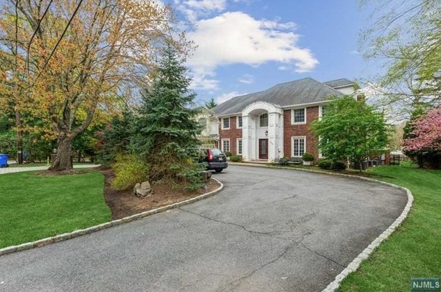 306 Hutchinson Rd, Englewood, NJ 07631