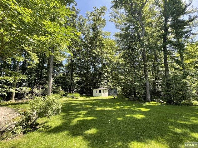 71 Howard Park Dr, Tenafly, NJ 07670-2935
