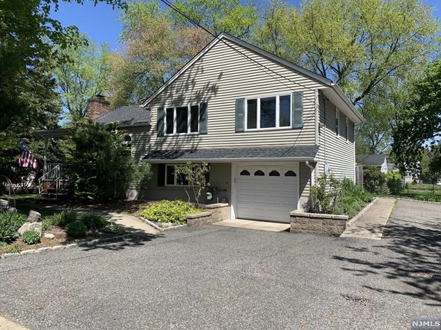 377 Pascack Rd, Westwood, NJ 07676
