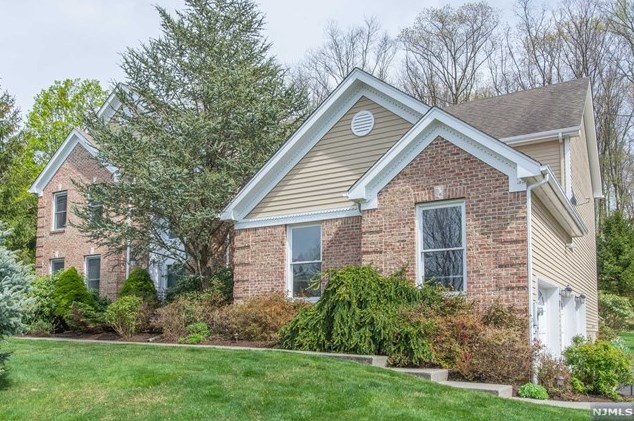 16 Tonnelier Way, Parsippany, NJ 07834