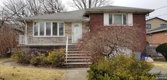 1145 Harvard Pl, West Fort Lee, NJ 07024