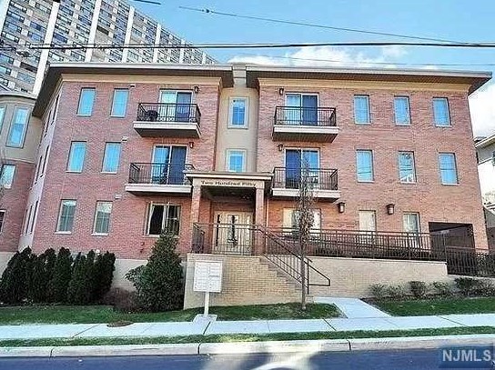 250 Laird Ave, Cliffside Park, NJ 07010
