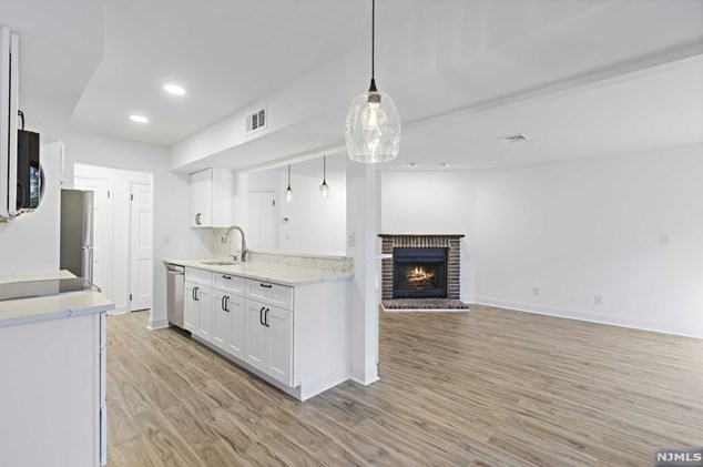 1459 John St, West Fort Lee NJ  07024-2564 exterior