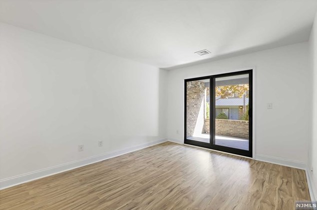 1459 John St, West Fort Lee NJ  07024-2564 exterior