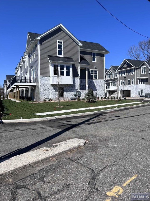 23 Legion Dr #103, Cresskill, NJ 07626