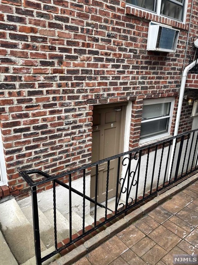 230 Roosevelt Ave #j, Lodi, NJ 07644