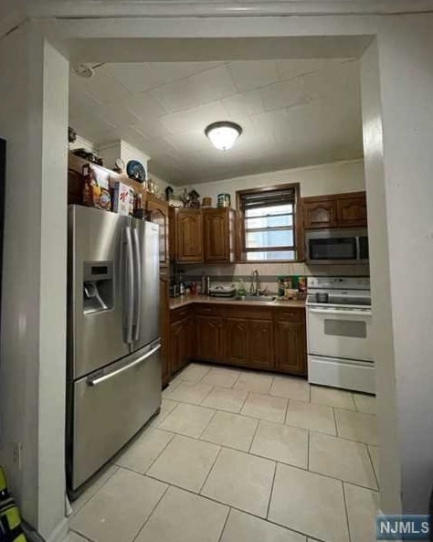 164 Cambridge Ave, Outwater, NJ 07026