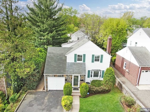 30 Van Buren Ave, Teaneck, NJ 07666