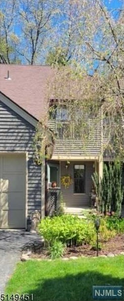 24 Foxboro Ln, West Milford, NJ 07480