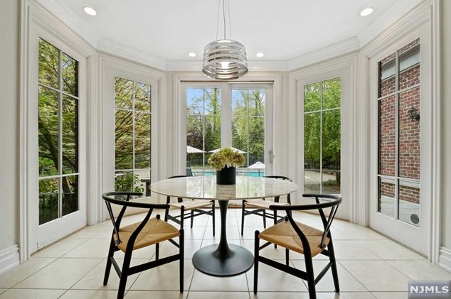 101 Essex Dr, Tenafly NJ  07670-2331 exterior