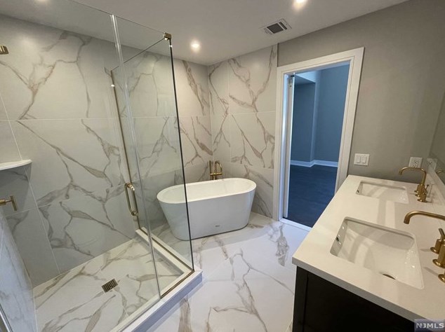 23 Legion Dr #204, Cresskill, NJ 07626