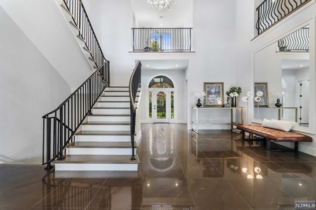 626 Closter Dock Rd, Closter, NJ 07624