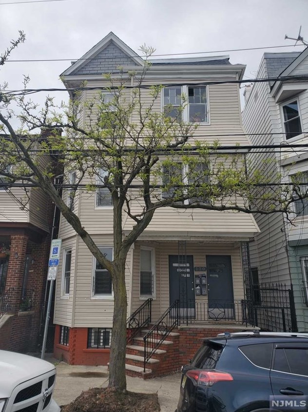 128 Ridge St, Newark, NJ 07104-1112