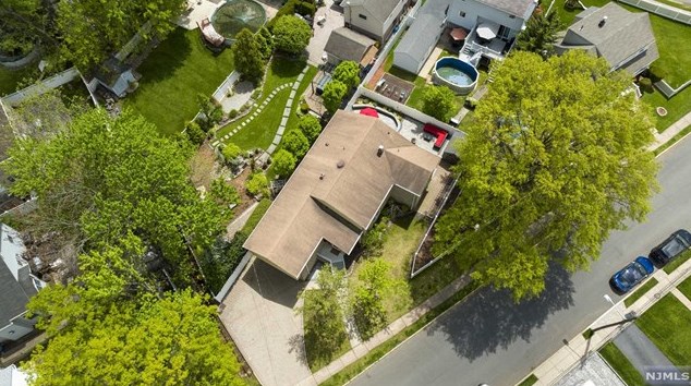 35 Walnut St, Fairview, NJ 07022