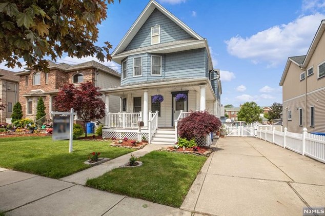 164 Santiago Ave, Rutherford, NJ 07070-1640