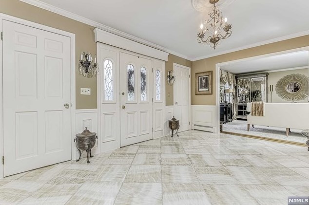303 Paul Ct, Wyckoff, NJ 07481