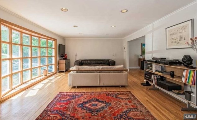 16 Farview Rd, Tenafly NJ  07670-2322 exterior