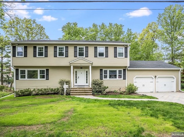 797 Amaryllis Ave, Oradell, NJ 07649