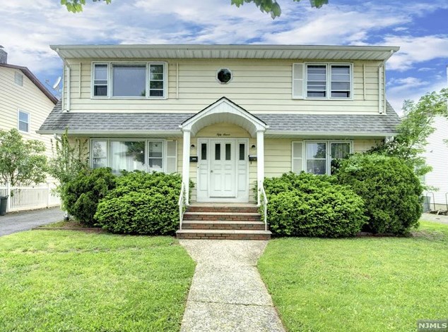 57 Renaissance Dr, Clifton, NJ 07013