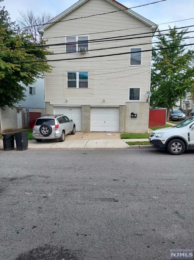 557 Mcchesney St, Orange, NJ 07050-1233