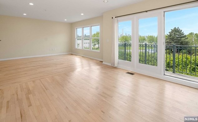 128 The Promenade, Edgewater, NJ 07020