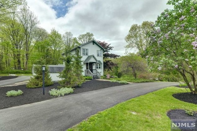 18-a Maple Lake Rd, Kinnelon, NJ 07405