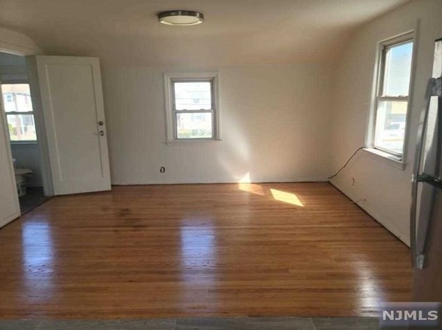 142 18th Ave #2, Elmwood Park, NJ 07407