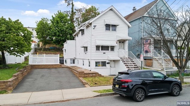 131 Corabelle Ave, Lodi, NJ 07644
