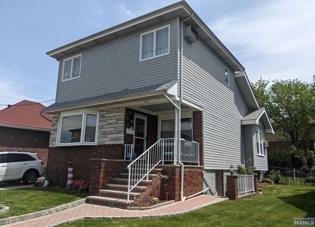 460 N 8th St, Fairview, NJ 07022